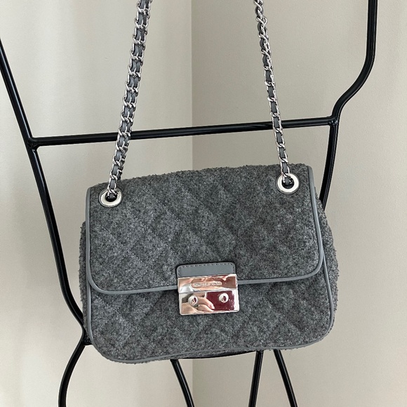 Michael Koss Grey Quilted Felt Bag - Picture 2 of 4